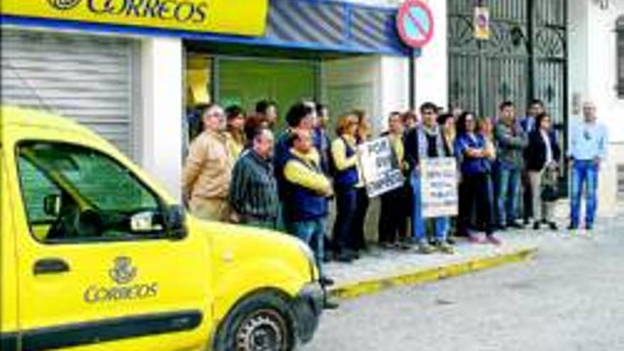 Protestas en la plantilla de Correos ante la posible pérdida de cinco puestos de trabajo