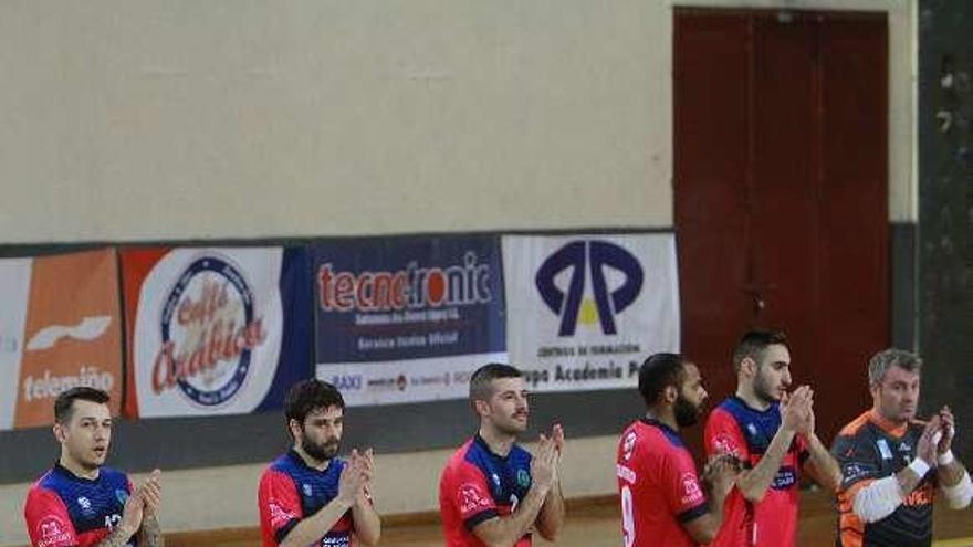 Jugadores del Sala Ourense, antes del partido ante el Xove. // I.O.