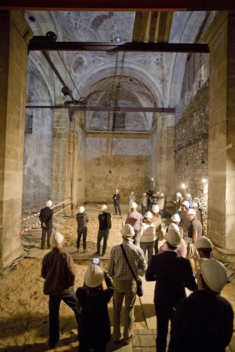 Visita de la alcaldesa de Gijón y los portavoces municipales a las obras de Tabacalera