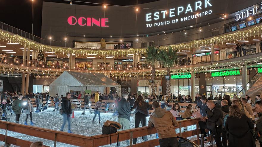 Vive una Navidad sobre hielo en Estepark, el parque de ocio de Castelló