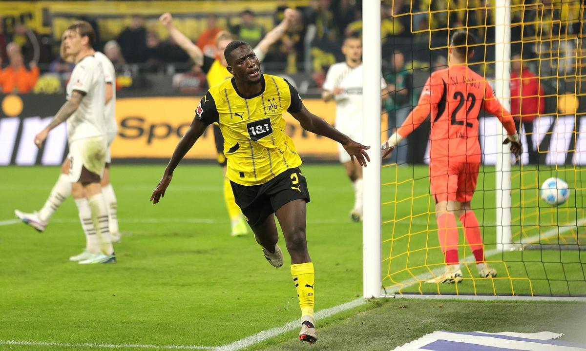 Bundesliga - Borussia Dortmund vs FC St. Pauli