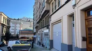 Un vecino da el alto a dos atracadores disfrazados de fontaneros en plena calle en A Coruña