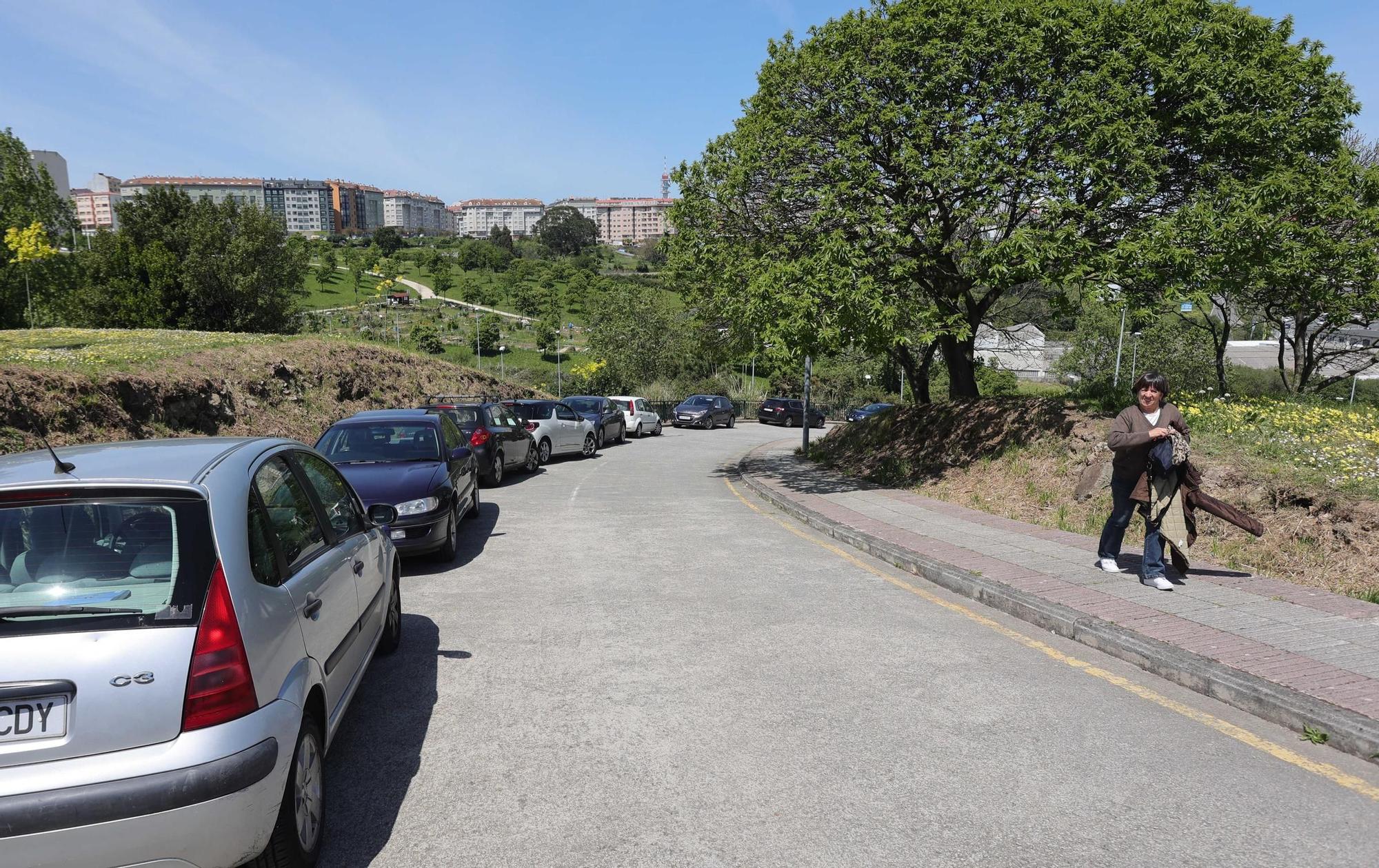 Las obras del Chuac obligan a los usuarios a buscar alternativas al aparcamiento