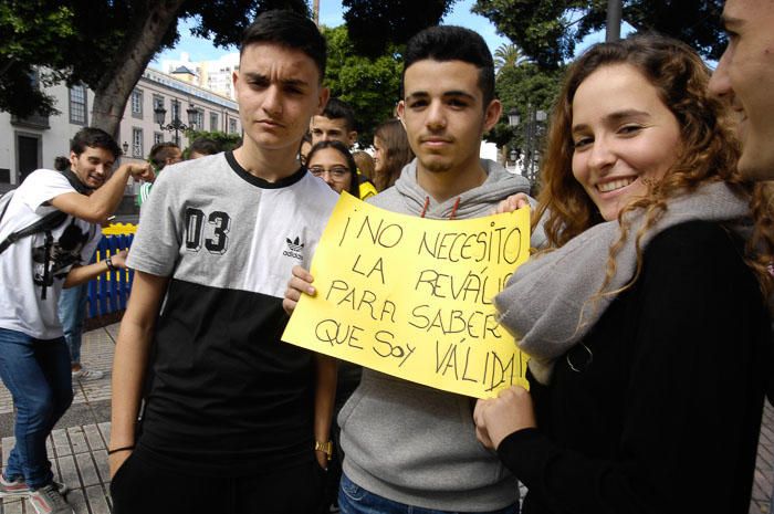 MANIFESTACION ENCONTRA DE LA LOMCE