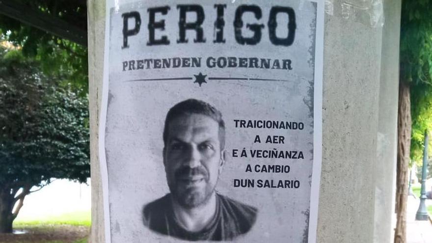 Aparecen carteles en Redondela en los que acusan a AER de “venderse” al PSOE por un sueldo