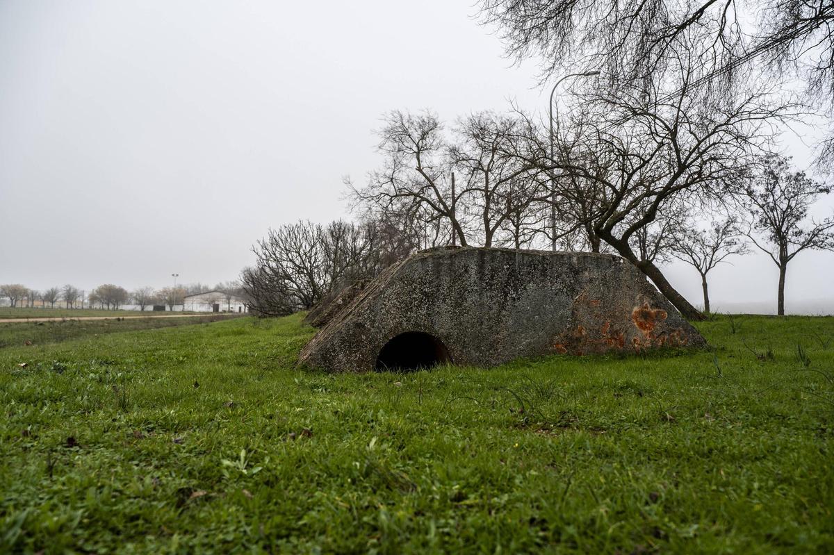 FOTOGALERÍA | Restos de los refugios antiaéreos de Cáceres junto al recinto ferial