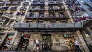 El Clínic treu a subhasta cinc blocs de pisos amb inquilins
