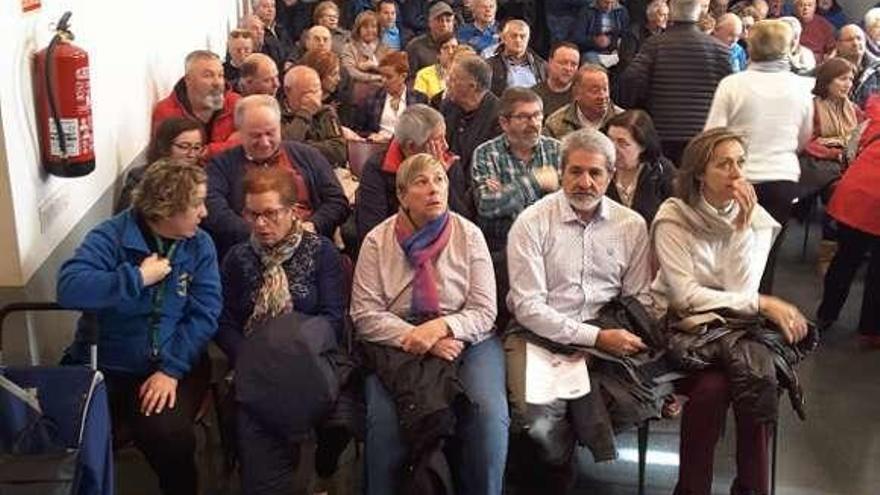 La asamblea anual del Club Autocaravanista, ayer en Arriondas.