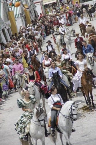 El desfile ecuestre toma el Real de Torrevieja