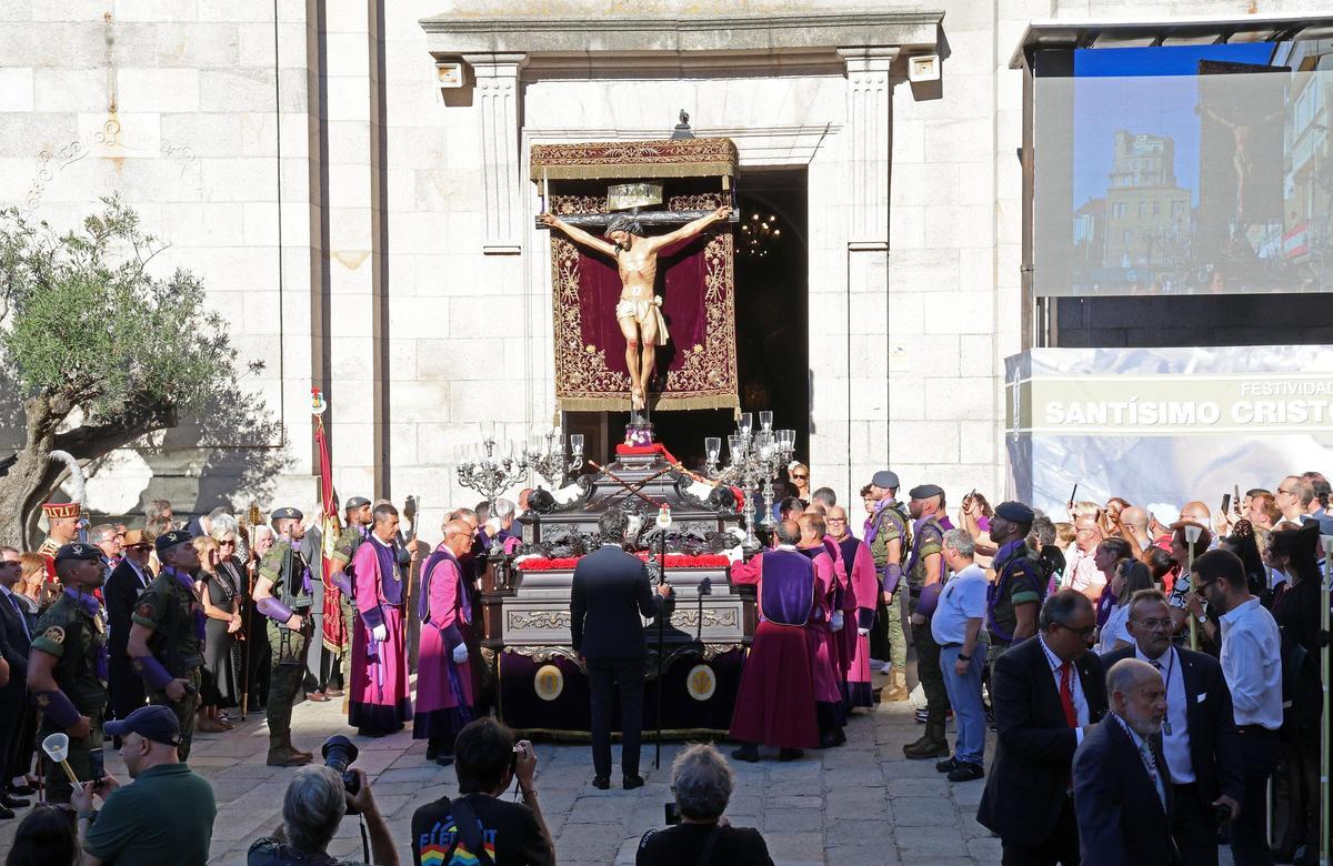 Miles de almas en el día grande del Cristo de la Victoria