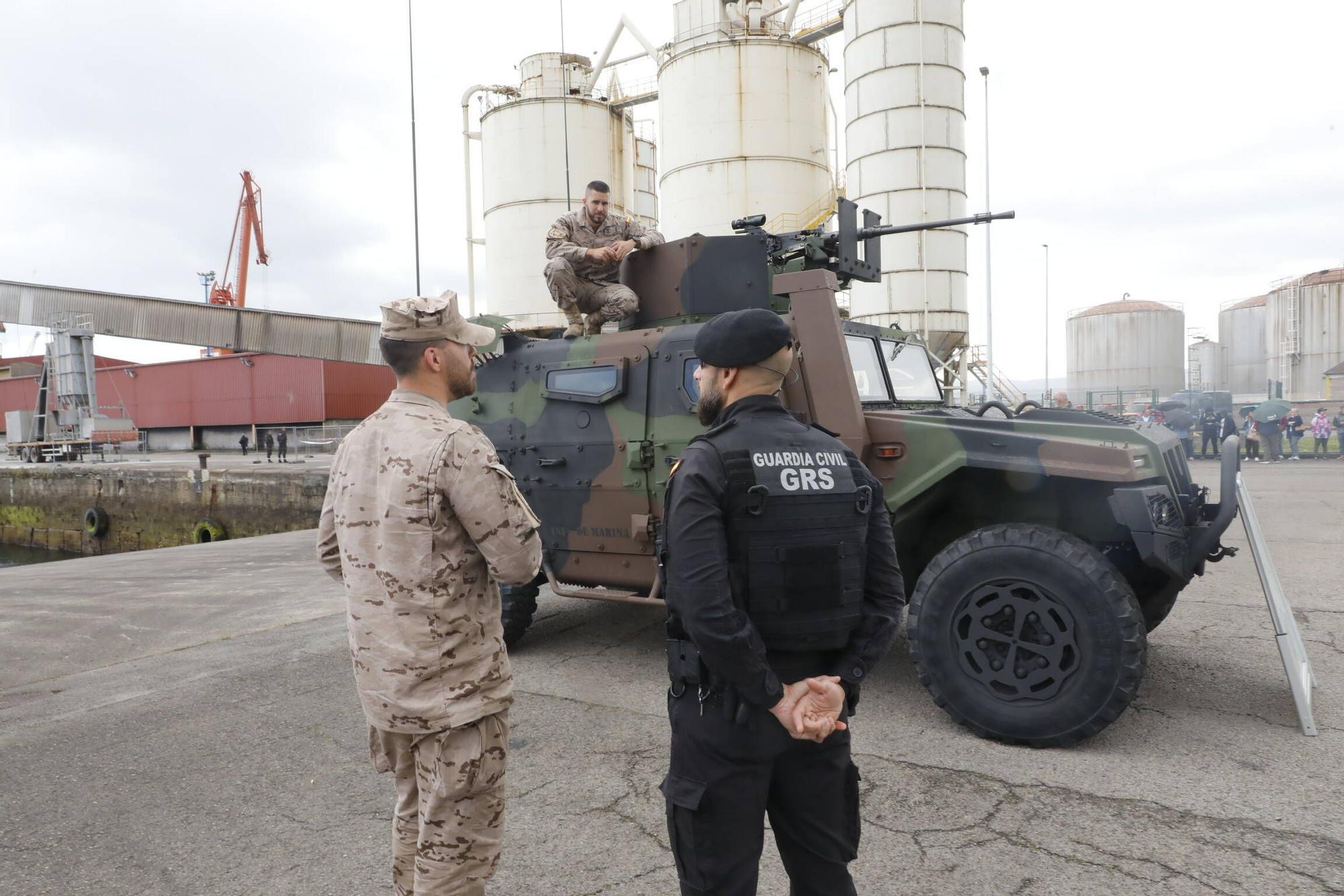 Así fue la visita institucional a los barcos de guerra que están en Gijón por el Día de las Fuerzas Armadas