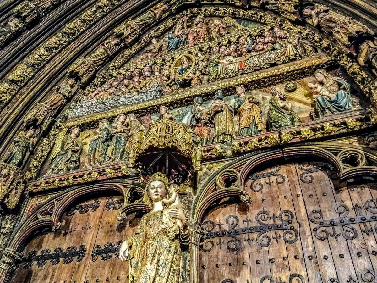 La portada de la iglesia de Santa María en la localidad de Laguardia, en La Rioja.