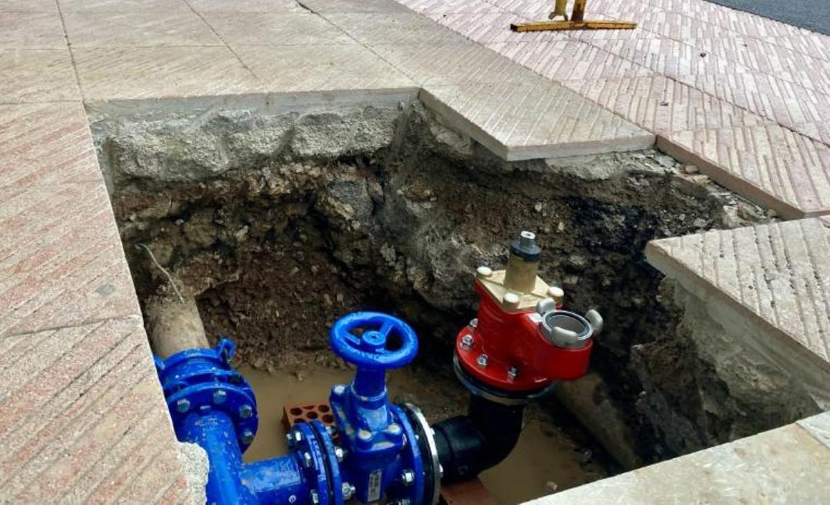 Los ayuntamientos de La Pobla de Vallbona, Benissanó y L’Eliana han iniciado, junto a Veolia, una campaña para la revisión de todos los hidrantes y su puesta a punto antes del inicio de las fiestas de Fallas.