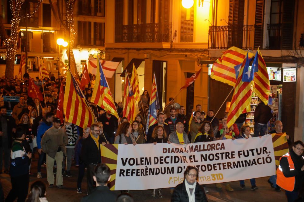 Unas 1.500 personas reclaman en Palma un referéndum de autodeterminación