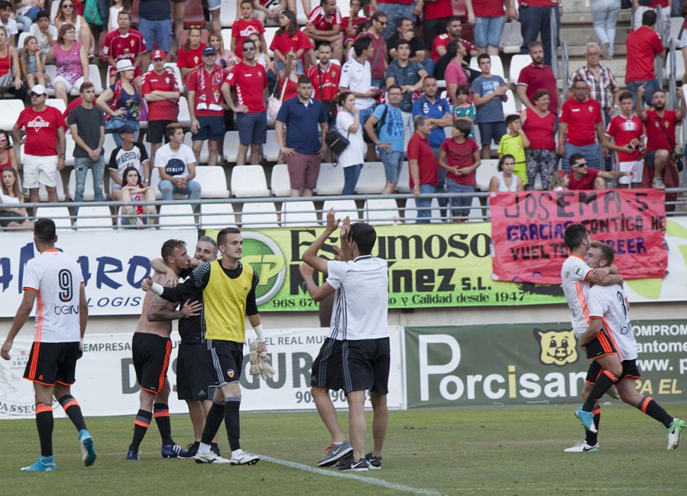 Real Murcia - Valencia Mestalla, en imágenes