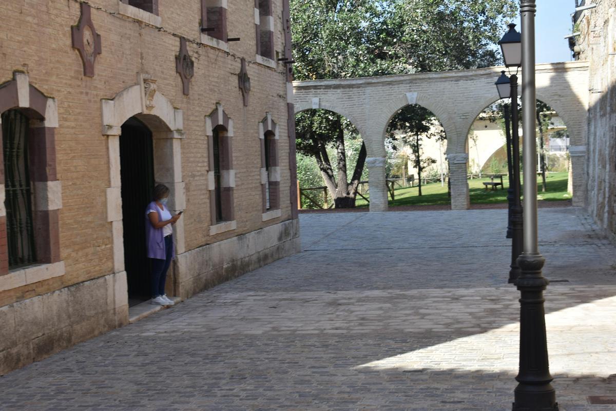 Imagen del jardín del complejo pontanés La Alianza.