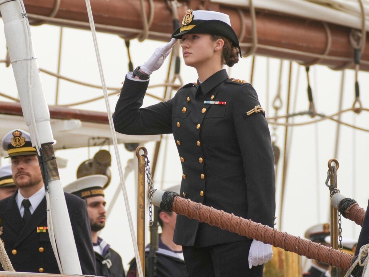 11/01/2025 La Princesa de Asturias, Leonor de Borbón, embarca en el buque escuela Juan Sebastián Elcano. A 11 de enero de 2025 en Cádiz, Andalucía (España). POLITICA EUROPA ESPAÑA SOCIEDAD FRANCISCO J. OLMO / EUROPA PRESS. LEONOR DE BORBÓN Y ORTIZ;Francisco J. Olmo;category_code_new;