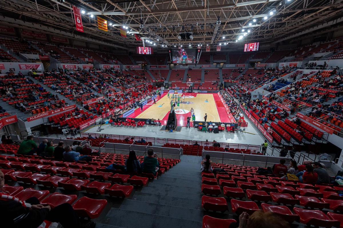 El Príncipe Felipe, casi vacío durante el Casademont-Dinamo Sassari.