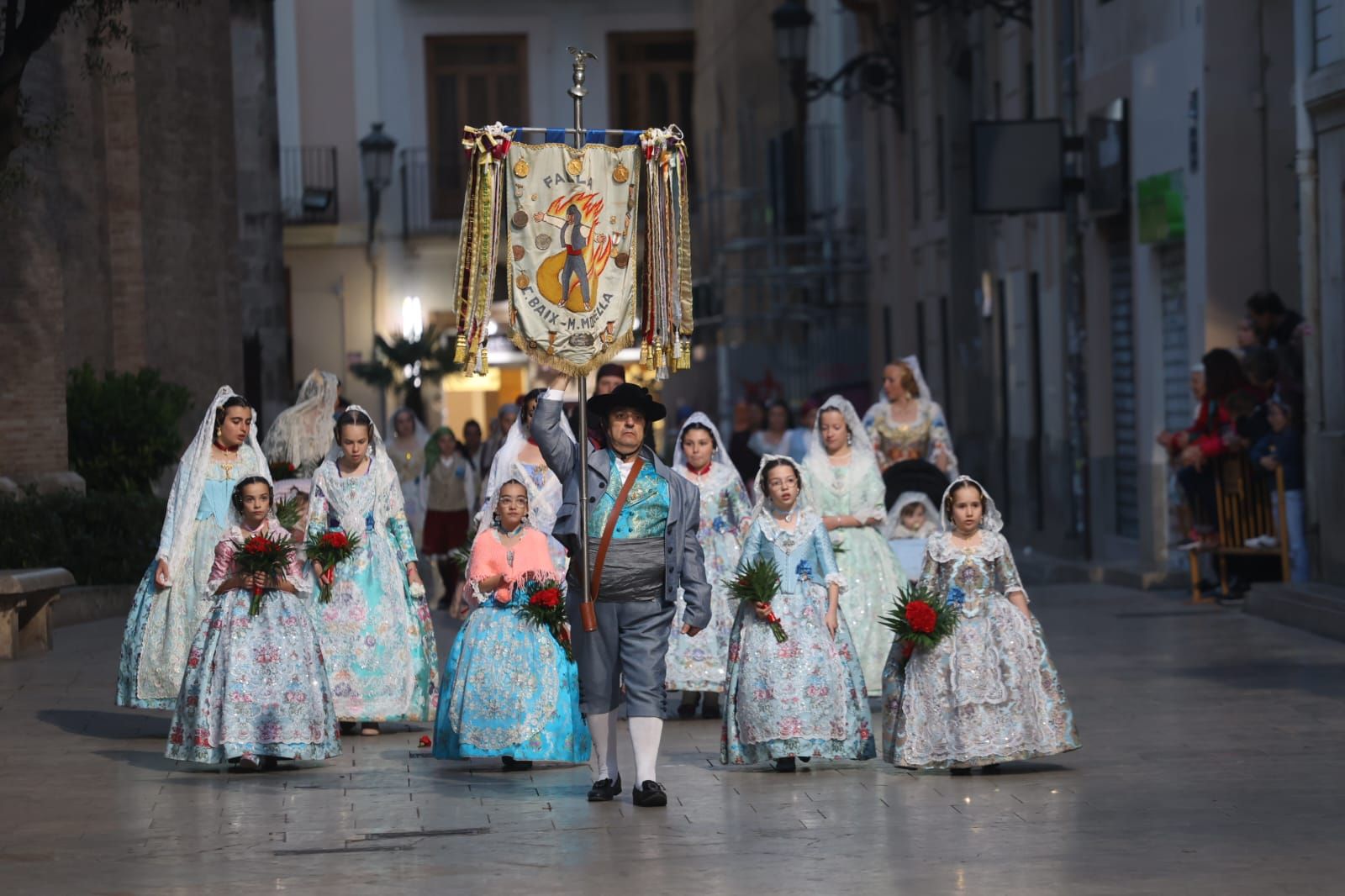 Búscate en la llegada a la plaza de la Virgen