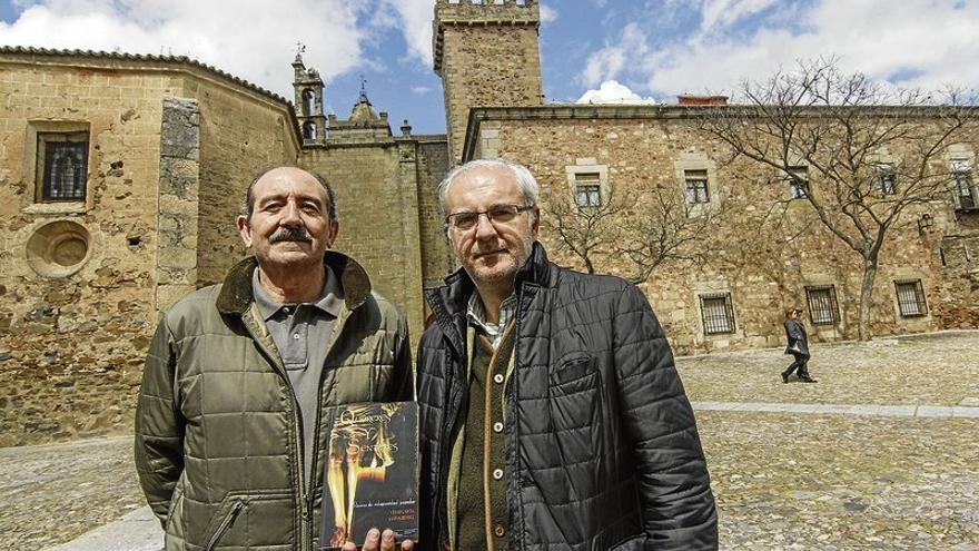 César García y Santos Benítez: &quot;En San Antonio hemos llegado a encontrar sobres que rezaban &#039;es mi primer sueldo&#039; y daban gracias al santo&quot;