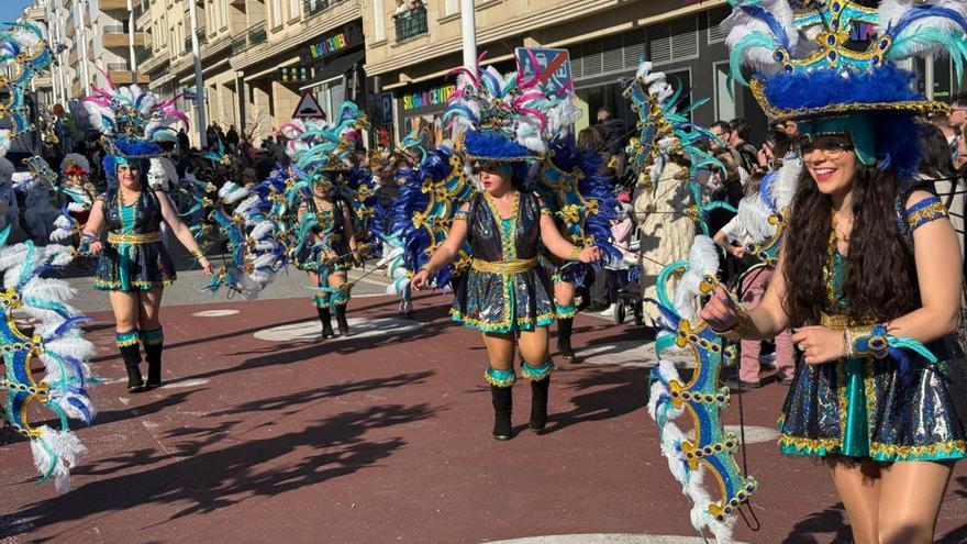 Desfile en el paseo de Silgar de Sanxenxo.