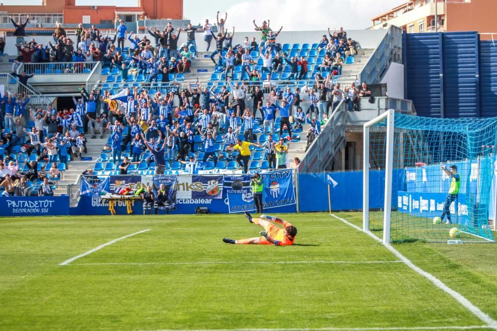 El Atlético Baleares consolida el liderato con remontada ante el Pontevedra