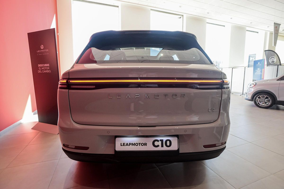 Leapmotor C10 está diseñado para los conductores que no pueden prescindir de un mayor espacio y confort, sin renunciar a las últimas innovaciones tecnológicas.