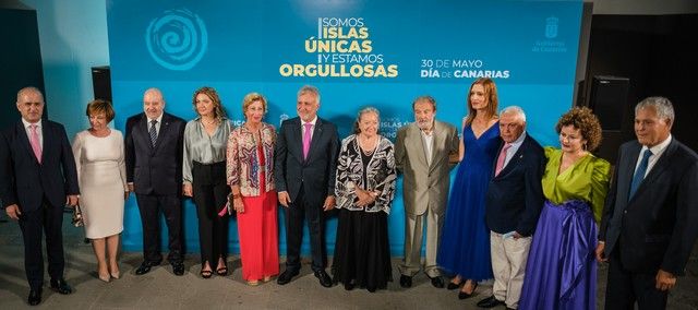 Acto institucional del Día de Canarias en el Teatro Guimerá