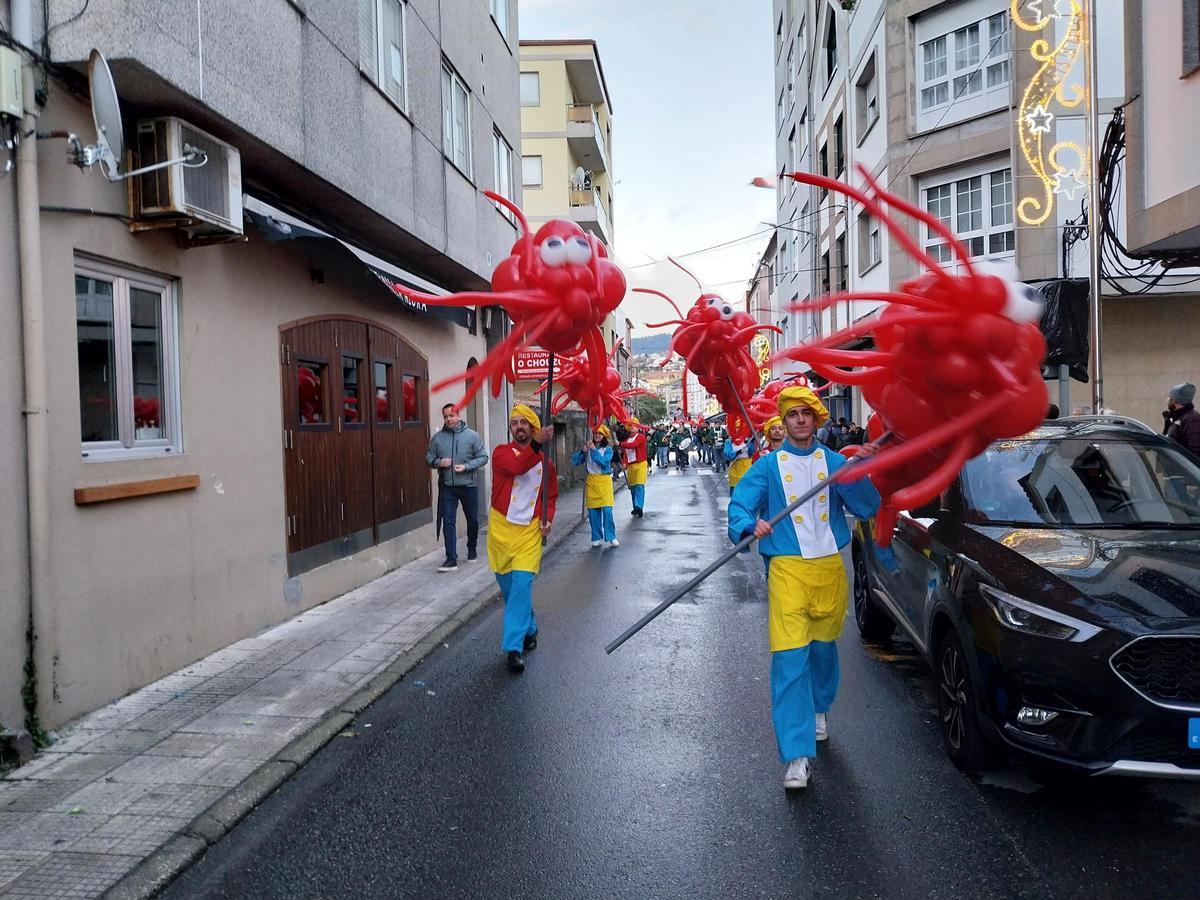 La cabalgata de los Reyes Magos por Bueu a bordo de barcos tradicionales