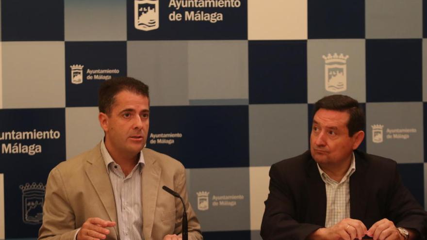 El edil Carlos Conde y Emilio López, presidente de la ACP.