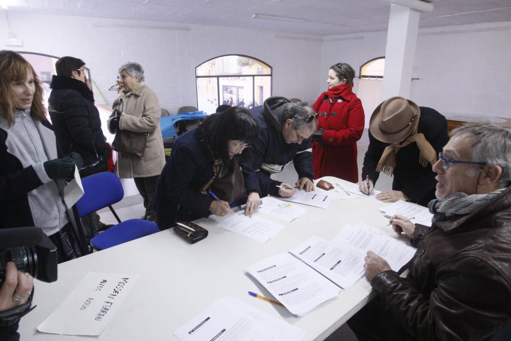 Protesta a Castelló en contra de la decisió del Bisbat de rellevar el mossèn