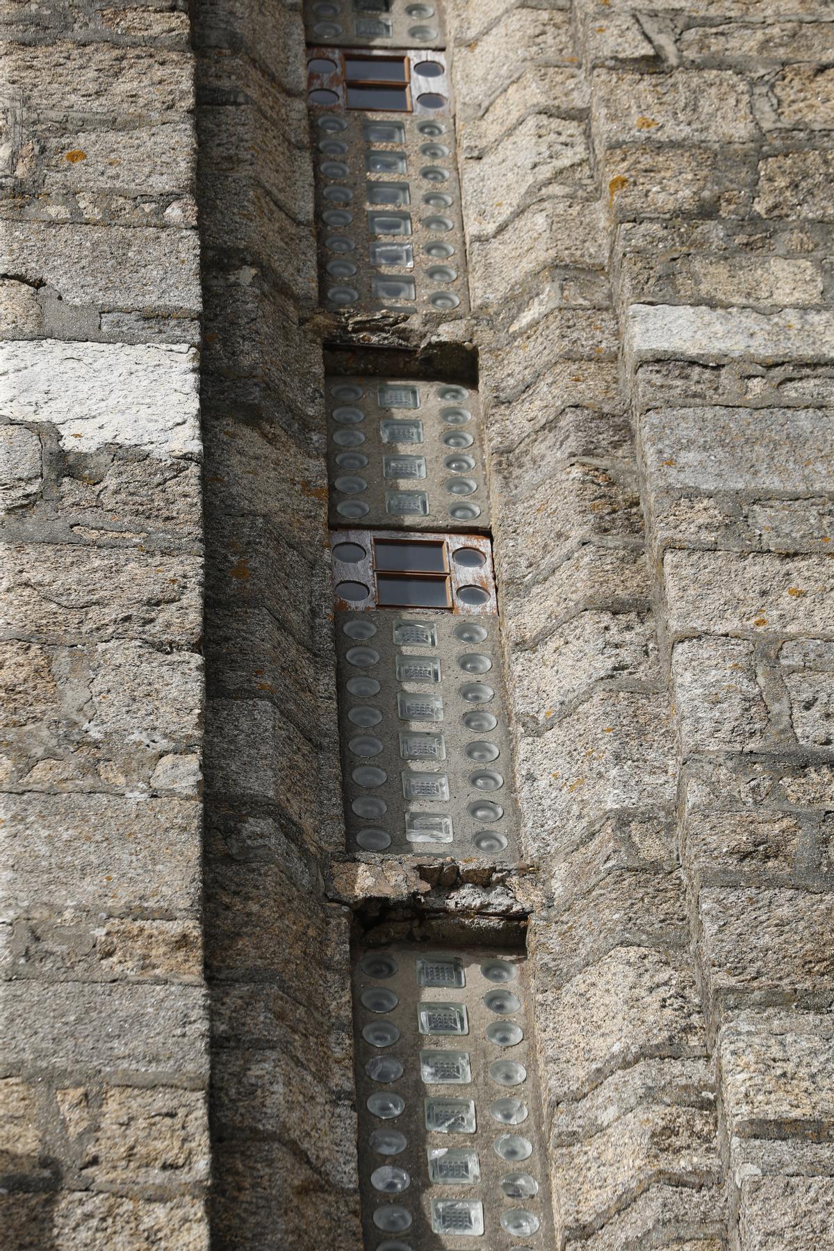 El desgaste es visible en las fachadas.