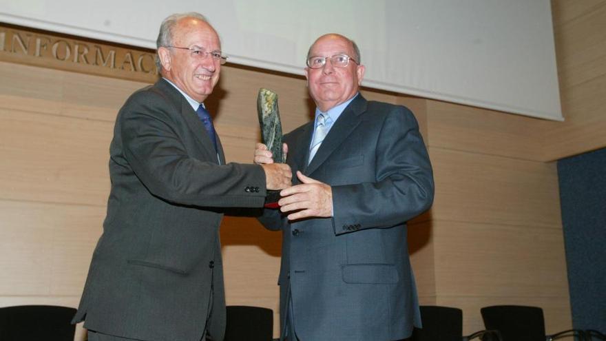 Luis Puig recoge el premio