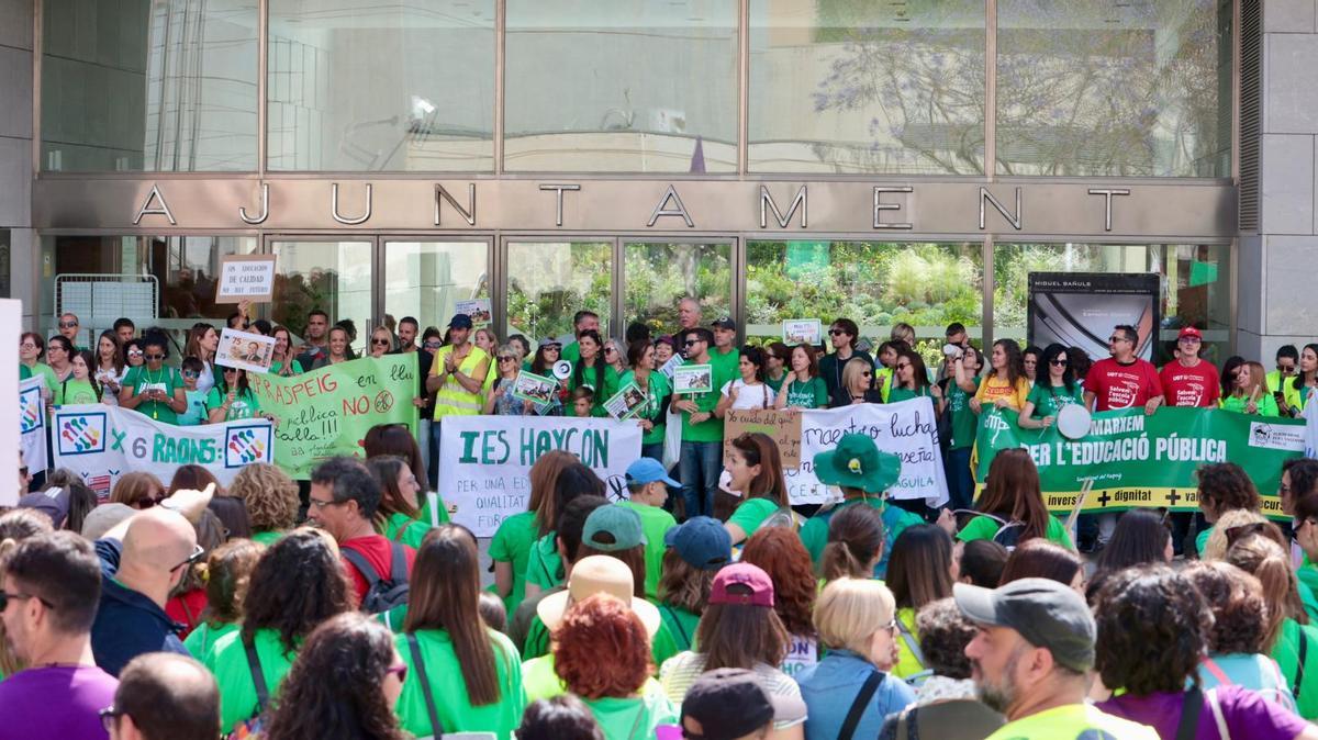 Huelga de educación: la marea verde llena las calles de San Vicente del Raspeig Huelga de educación: la marea verde llena las calles de San Vicente del Raspeig