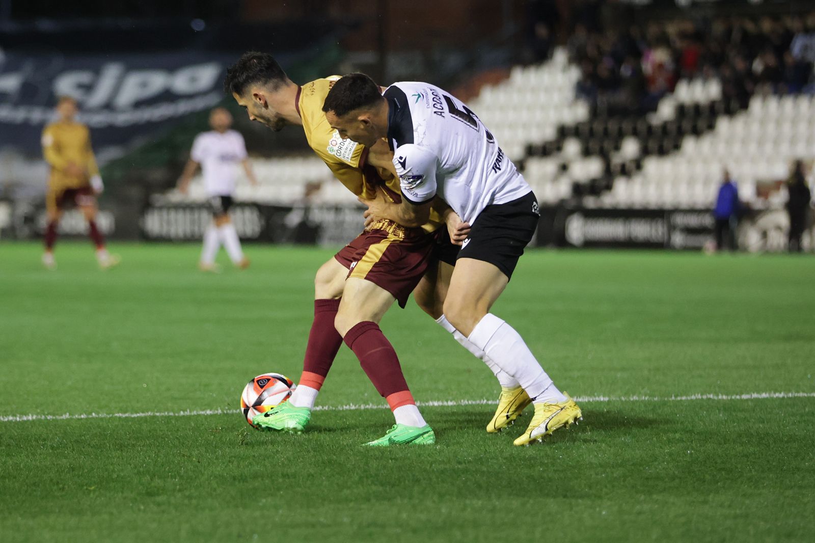 Mérida-Córdoba CF: las imágenes del partido en el Estadio Romano