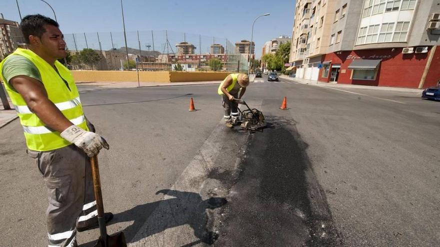 Plan de choque para arreglar un centenar de baches en las carreteras