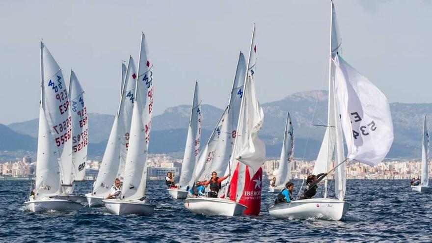 El viento permitió que ayer se viera una buena jornada de regatas en Palma.