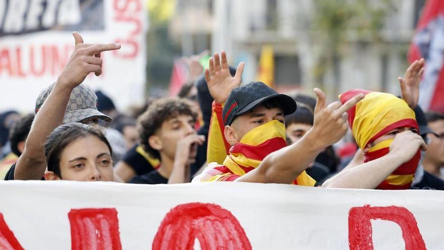18 detenidos, 10 de ellos menores, en los disturbios posteriores a la manifestación antifascista en Barcelona