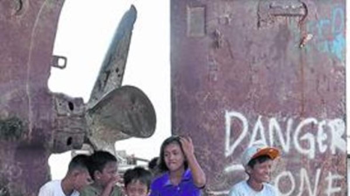 Un grupo de niños en el Barrio 68, uno de los más afectados.