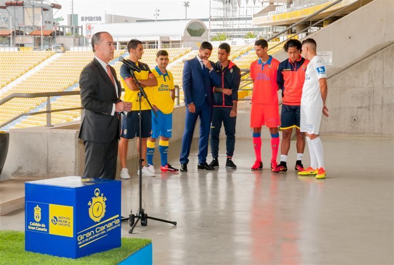 Presentación de las camisetas de la UD Las Palmas