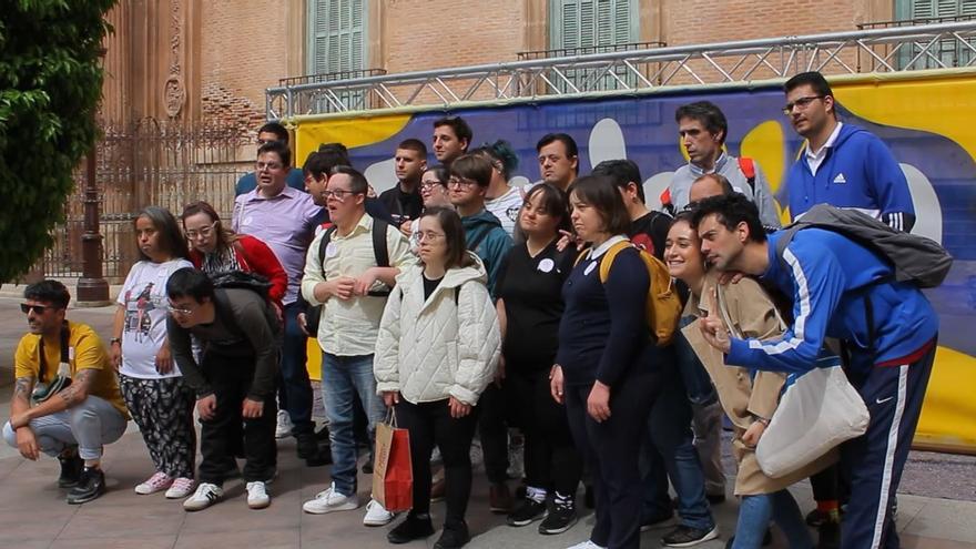 Un mural de 6 metros conmemora en la Glorieta de Murcia el Día Mundial del Síndrome de Down