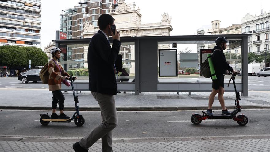 La EMT estudia prohibir los patinetes eléctricos igual que ha hecho Renfe