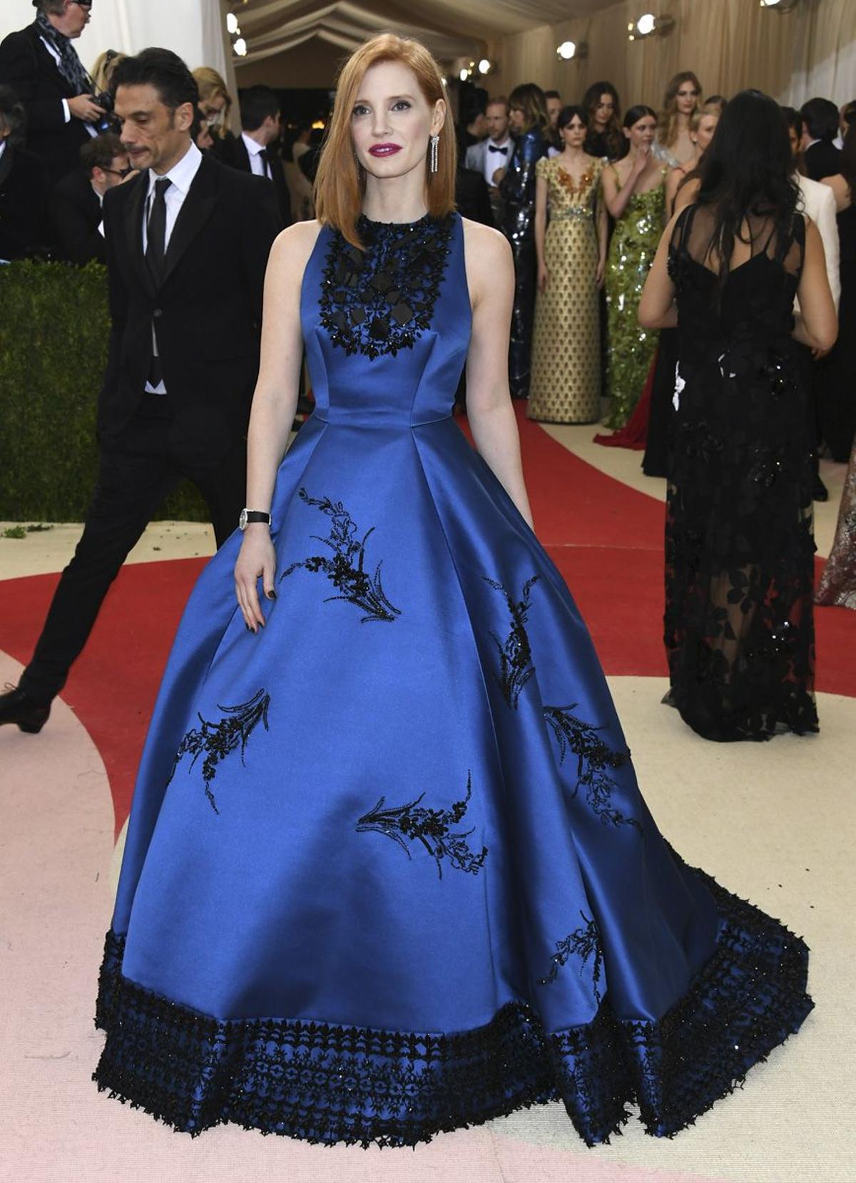 Jessica Chastain con vestido de Prada en la Gala Met 2016