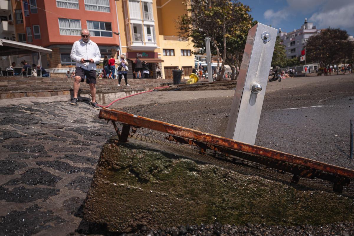 Los efectos de la borrasca Therese, en El Médano, en Tenerife (21/03/2026)