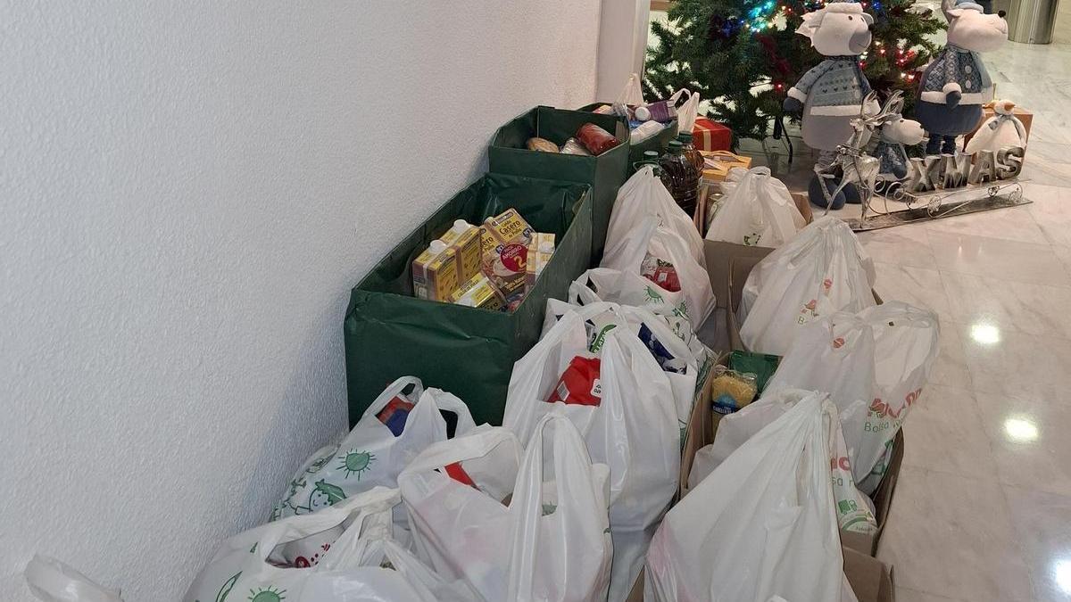 Donación de alimentos a favor de ACOMAR, en una imagen de archivo.