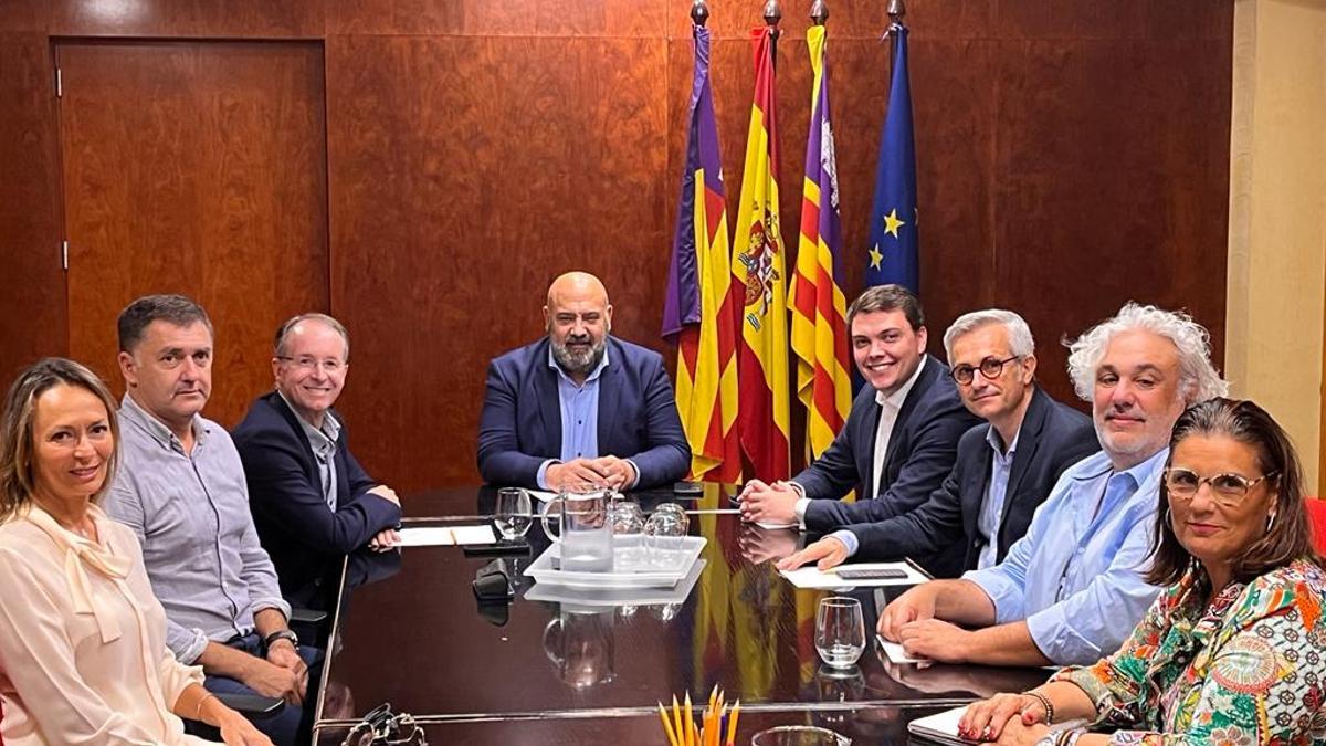 El alcalde de Palma reunido con la nueva Junta directiva de la patronal Pimeco.