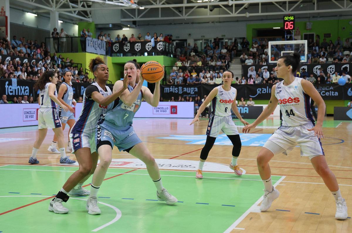 El Celta Zorka celebra su ascenso a la élite del baloncesto