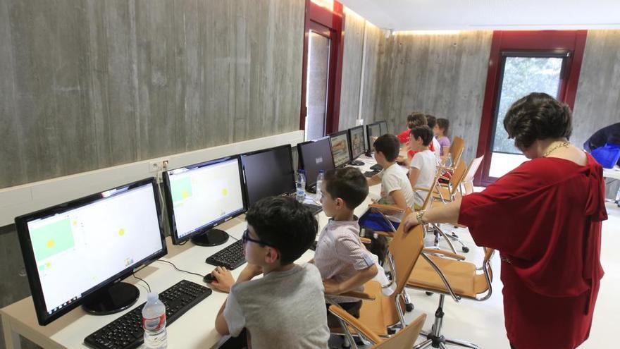 Jornadas y talleres sobre uso seguro de internet para niños en &quot;La Molinera&quot;, en Ourense.