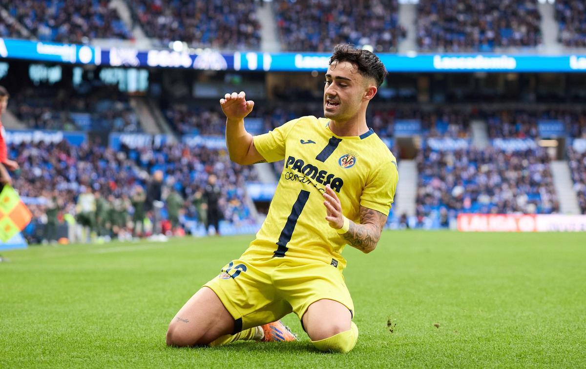 Alberto Moleiro está cuajando una gran temporada con el Villarreal y la afición lo pide para la selección española.