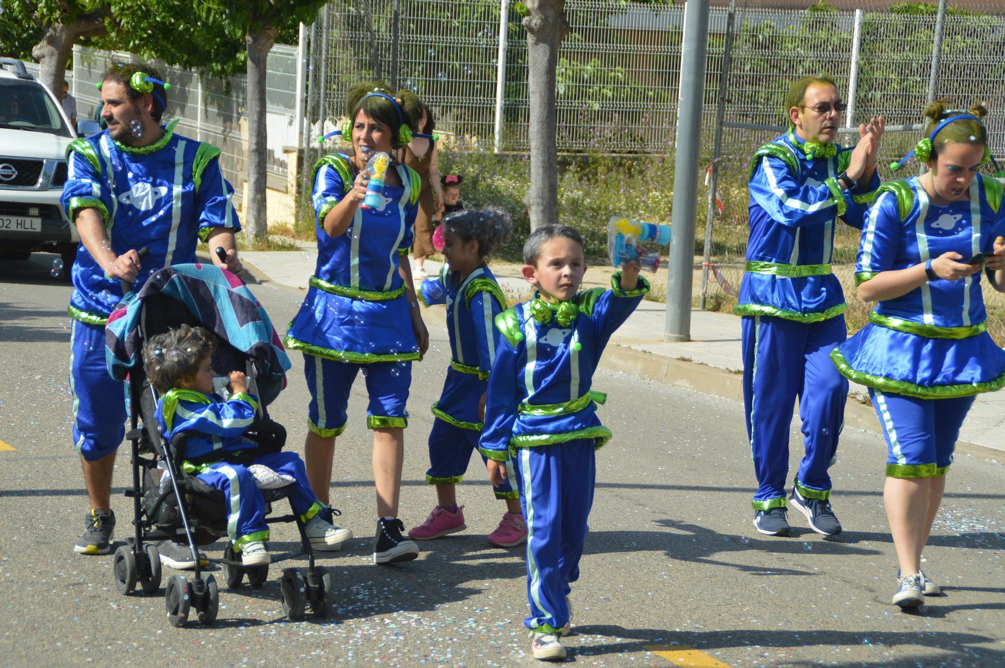 Llançà viu el carnaval de maig amb ritme i escalfor d'estiu